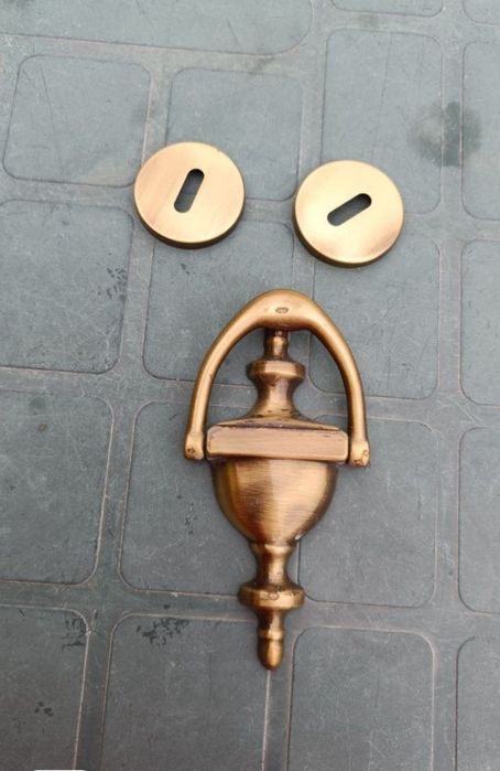Fechaduras novas, portas de entrada