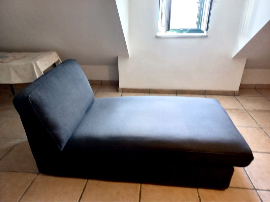 Chaise longue Kivic cinzento