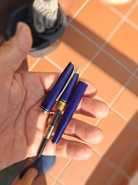 Caneta Montblanc Generation azul aparo de ouro
