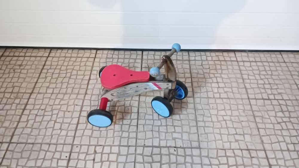 Tricicolo em madeira