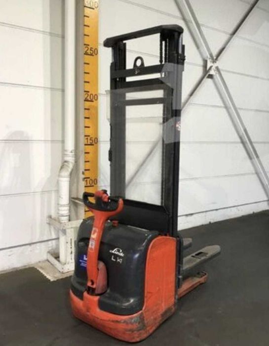STACKER LINDE 1.400 KG