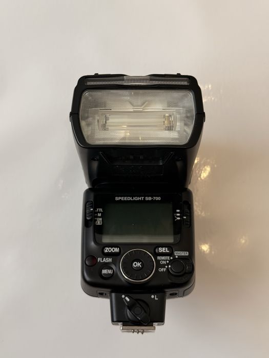 Вспышка Nikon Speedlight SB-700