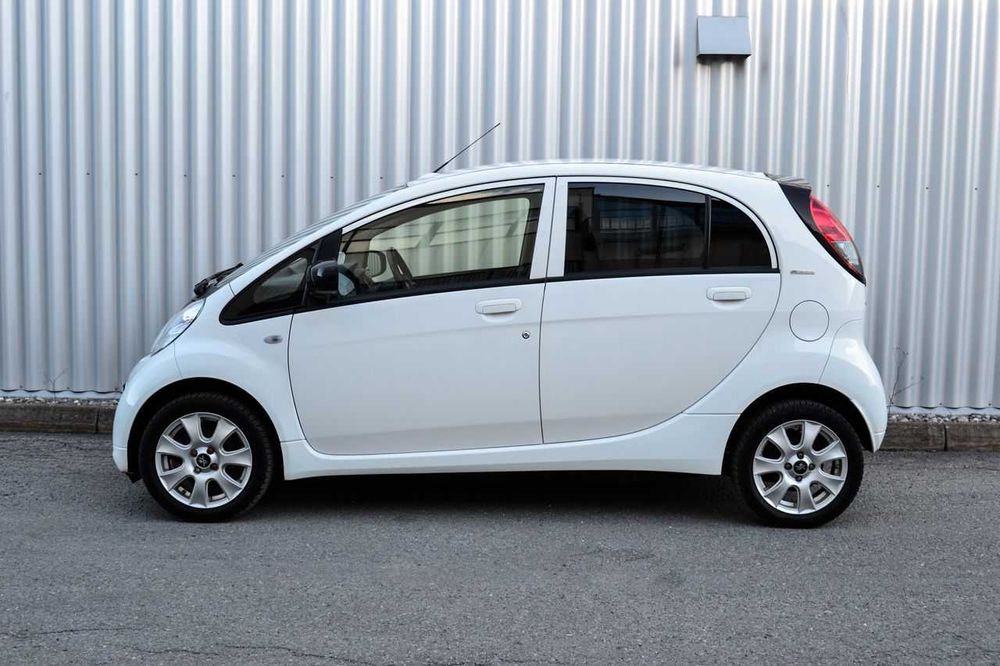 Peugeot iOn 2015 без ДТП, рідний пробіг, два комлпекти дисків і ключів