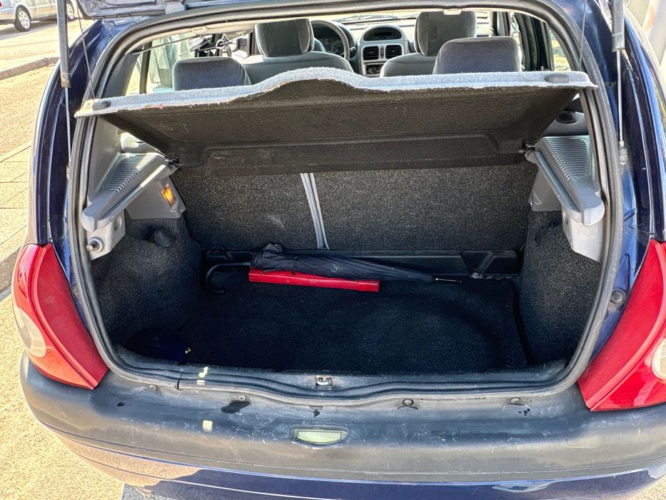 Carro renault clio