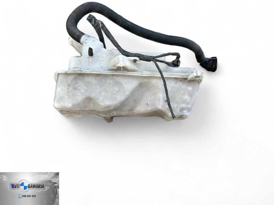 Zbiorniczek płynu spryskiwaczy BME E60