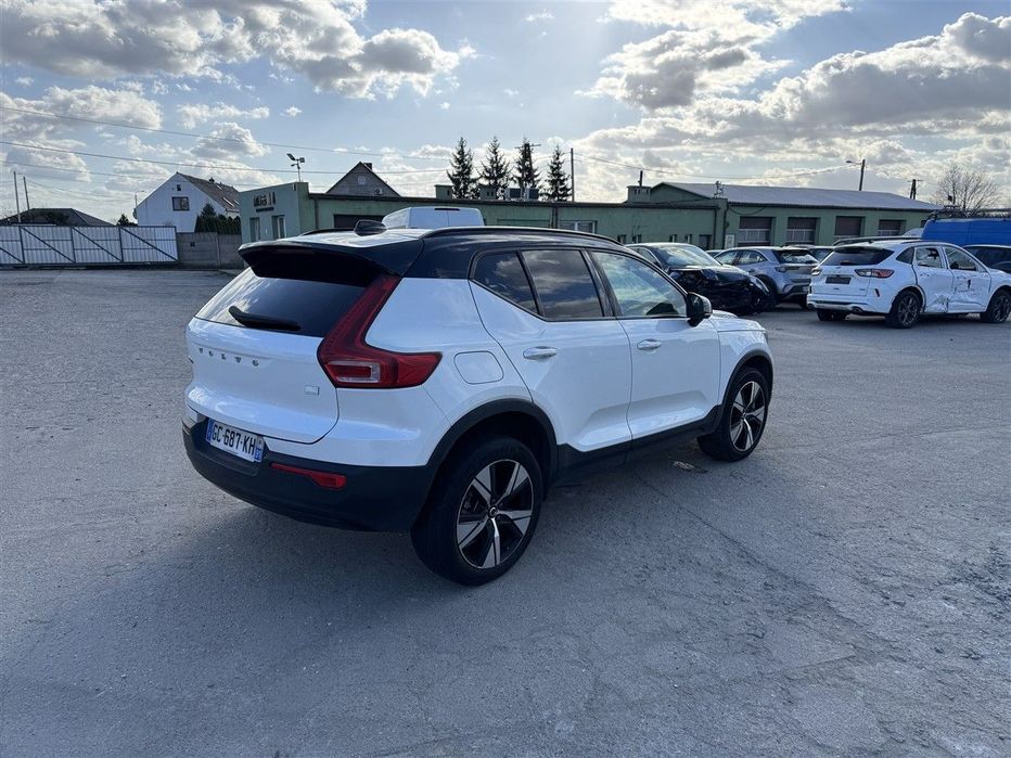 Volvo XC 40 VOLVO XC40 2021 ROK xenon alu biała perła kamera