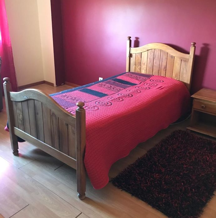 2x Cama Solteiro, Mesa Cabeceira e Cómoda