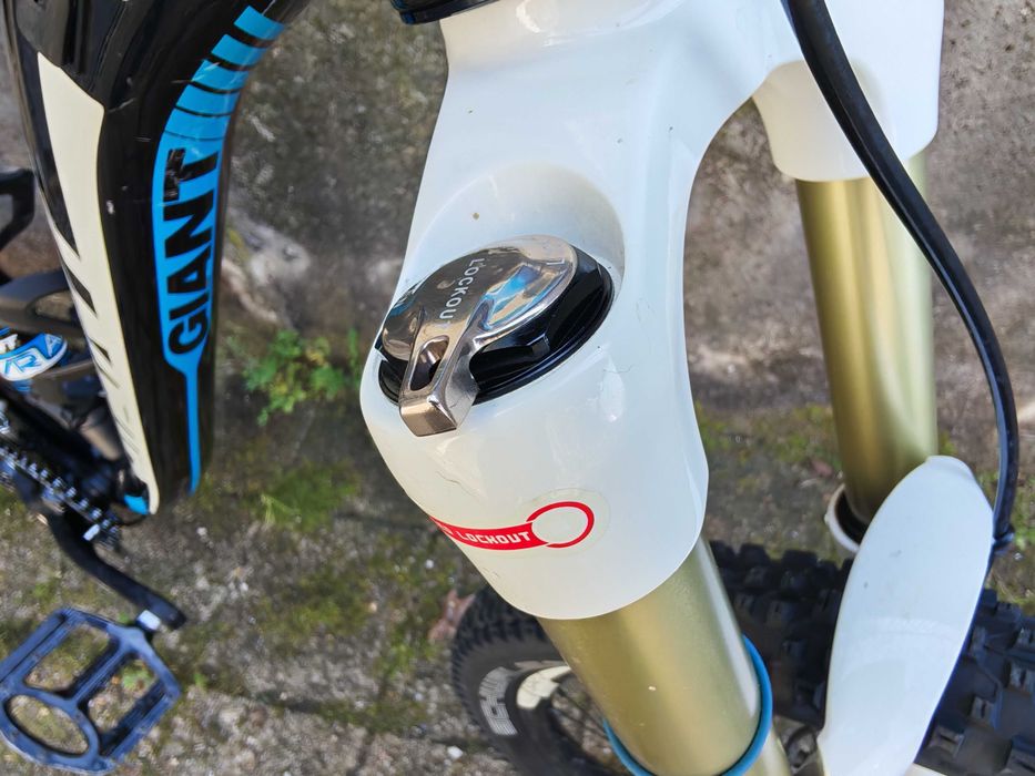 Bicicleta de suspensão total Giant Trance