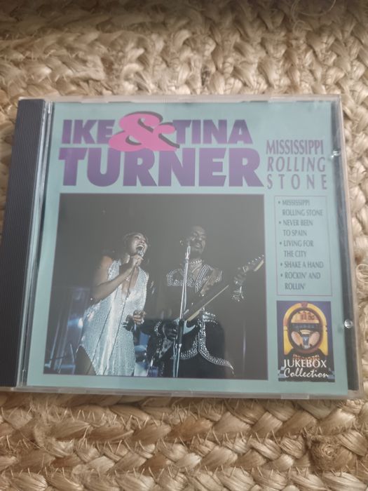 CDs de música em bom estado