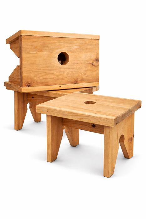 Solidne stołeczki drewniane – dębowe siedzisko z sosnową podstawą