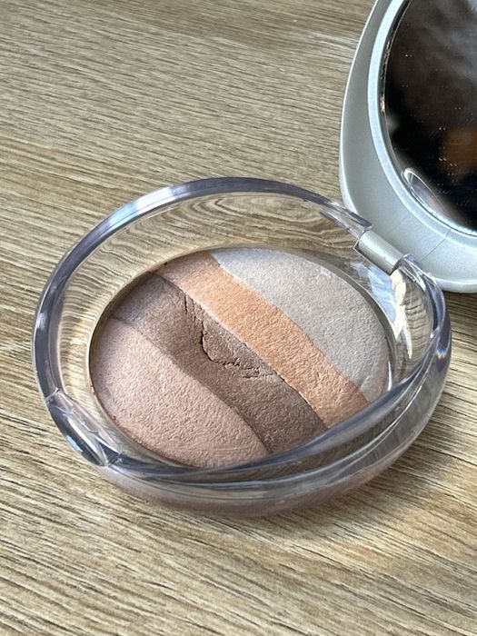 Бронзер пупа запечений