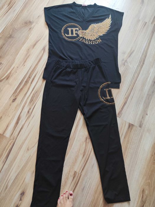 Nowy damski dres