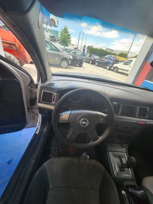 Opel Vectra C Caravan 2.2 DTI de 2004 ás peças