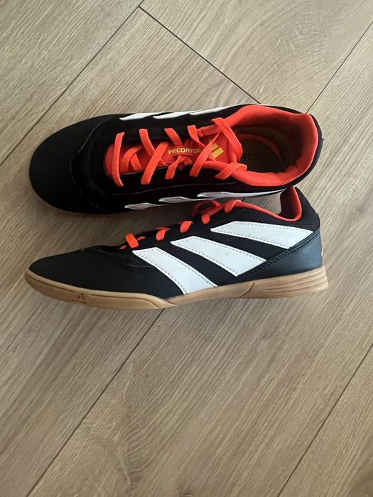 Buty piłkarskie halówki Adidas Predator