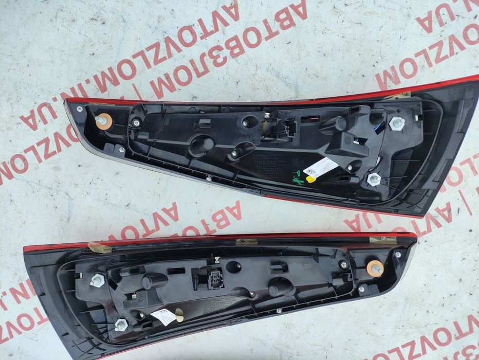 Audi Q3 2012-2018 задні ліхтарі 8U0945093 8U0945094 8U0945093A  (094A)