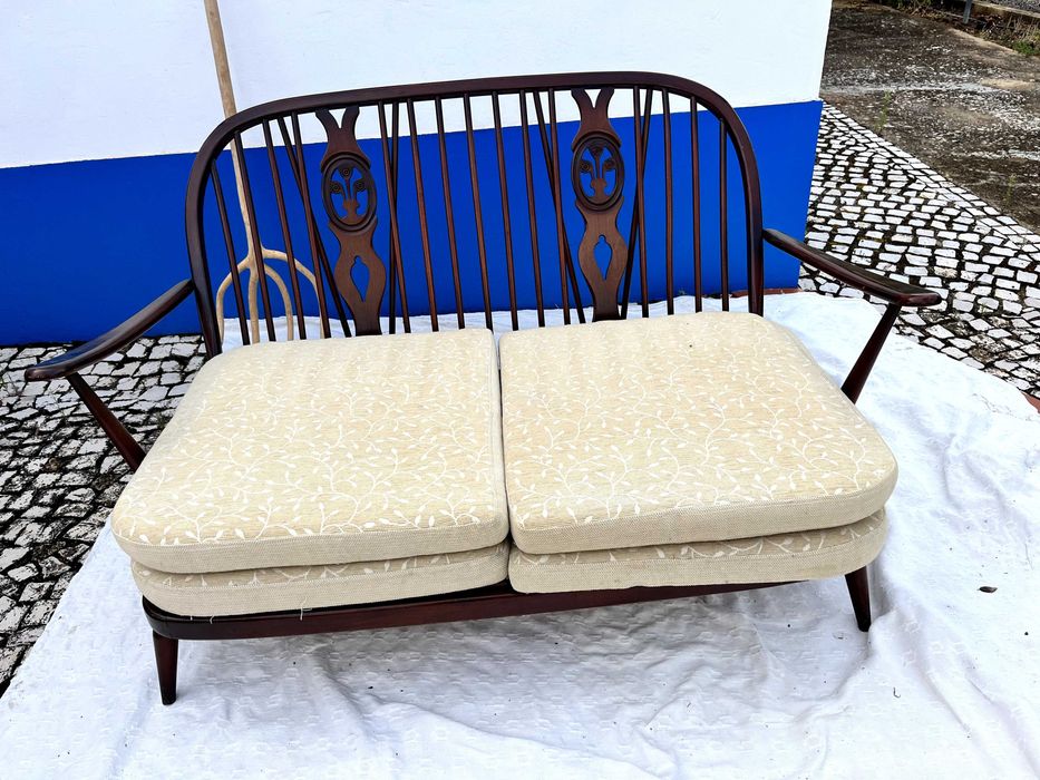 Sofá vintage madeira trabalhada