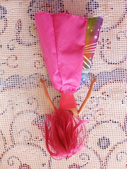 Mattel 2015 Boneca Barbie Dreamtopia Vale Arco-Íris com luz corpete.