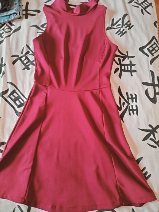 Vestido bordôt manga a cava Lefties