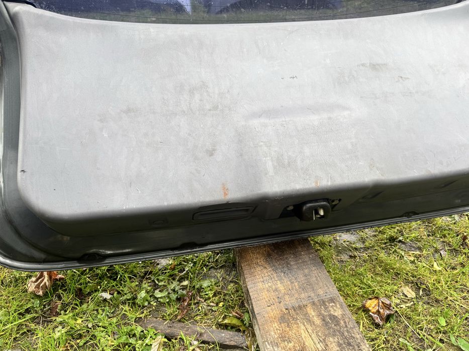 Задня кришка багажника nissan almera tino нісан альмера тіно