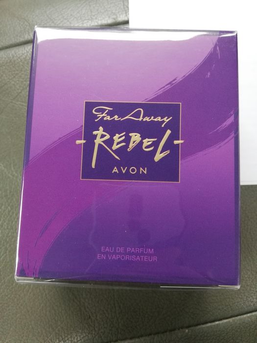 Perfumy far away rebel, totalny hit