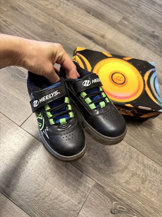 Роликові кросівки Heelys