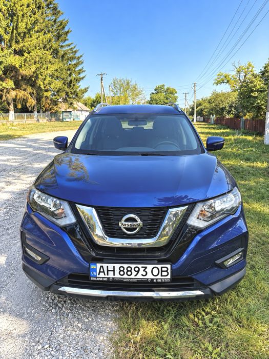 Nissan Rogue SV 2016 2.5 бензин автомат