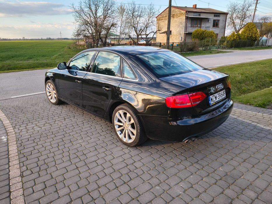 Audi A4 B8, Sedan