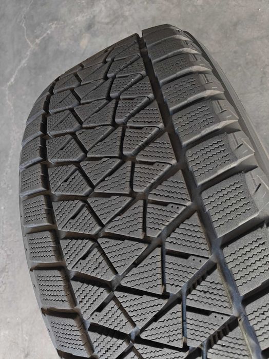 1шт R20 285 50 шина зимова Bridgestone Blizzak DM-V2 made Japan 10мм