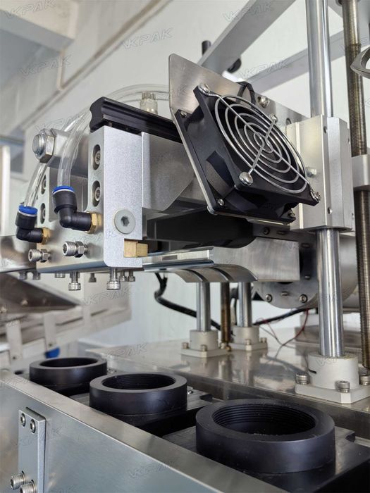 Máquina de enchimento e selagem de tubos plásticos para cosméticos