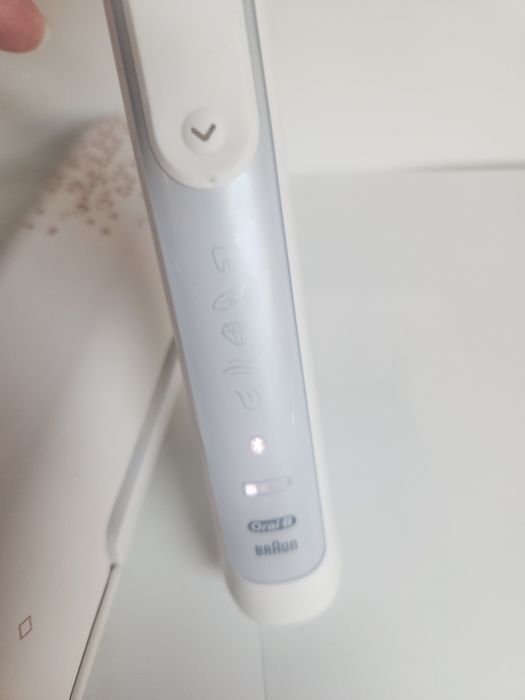 Szczoteczka oral B genius