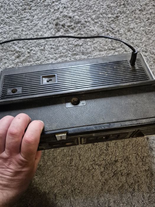Radio  Grundig  działa coś