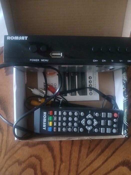 Тюнер Romsat продам