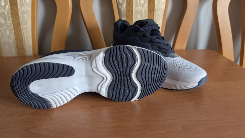 Buty sportowe 44 rozmiar