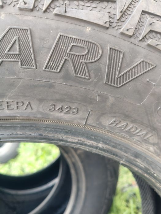 Продам шини  225/70 R16