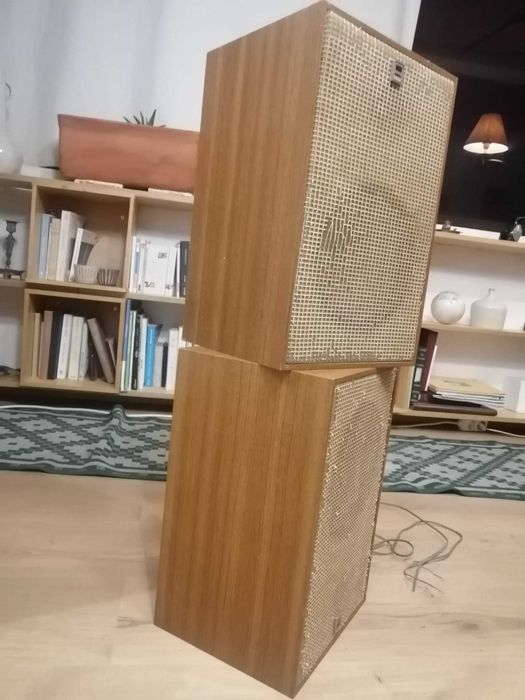 Colunas de som Sharp