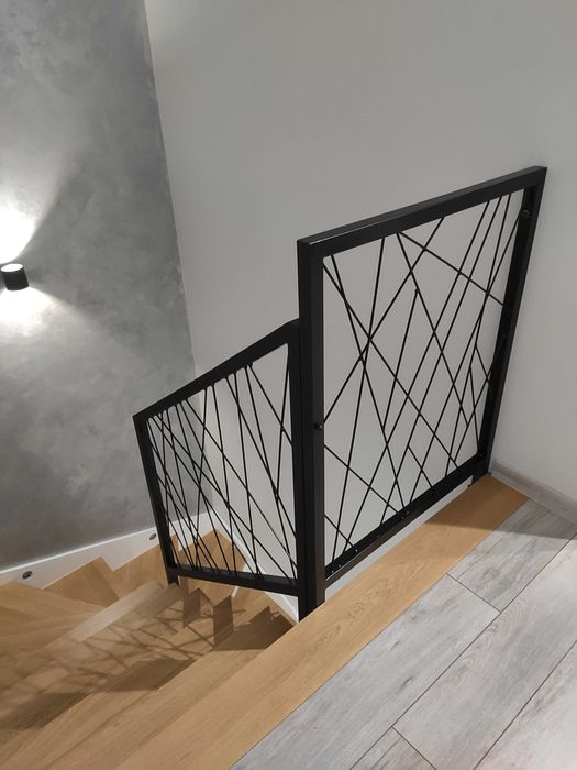 Balustrady wewnętrzne na wymiar – stalowe, loft, schody | Wrocław