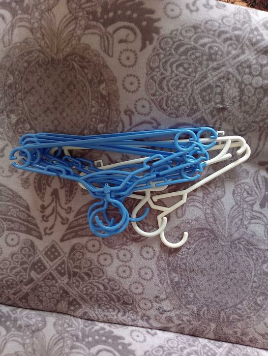 Wieszaki na ubrania dziecięce 8 szt