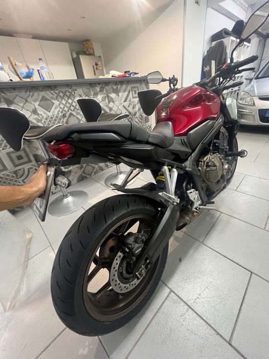 Honda CB 650R Muito Conservada