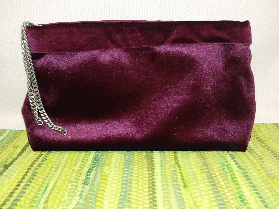 Красивая бархатная косметичка zara.