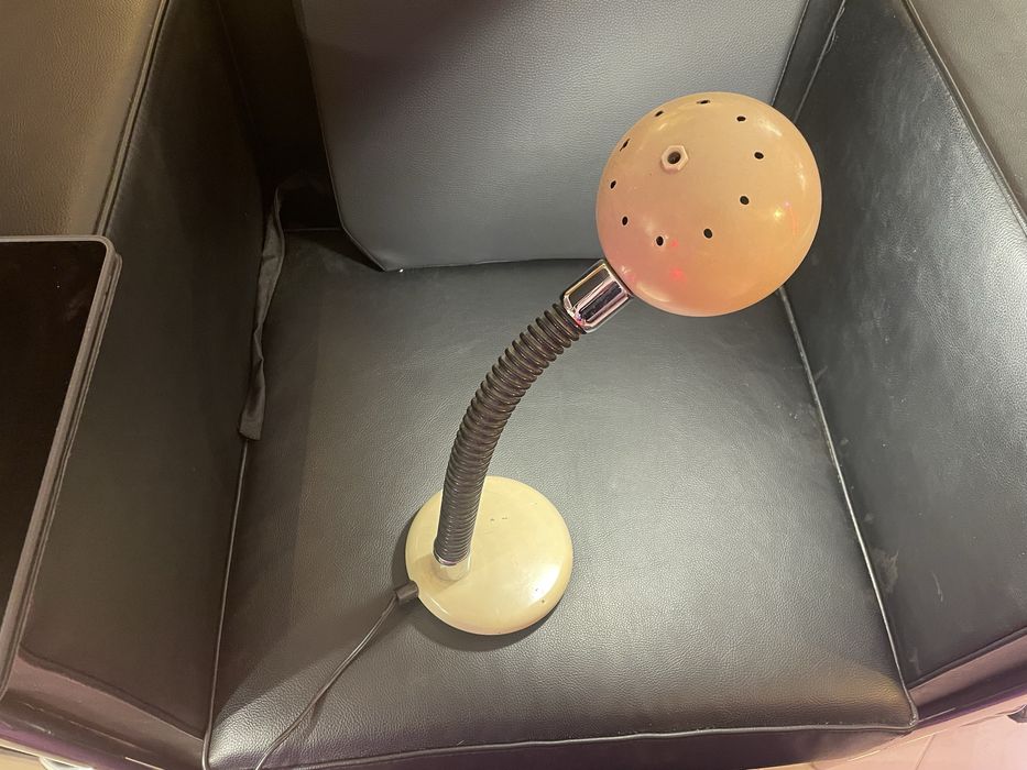 Vintage Italian Table Lamp Veneta Lumi 70s Beige Candeeiro de Secretaria / Mesa Space Age