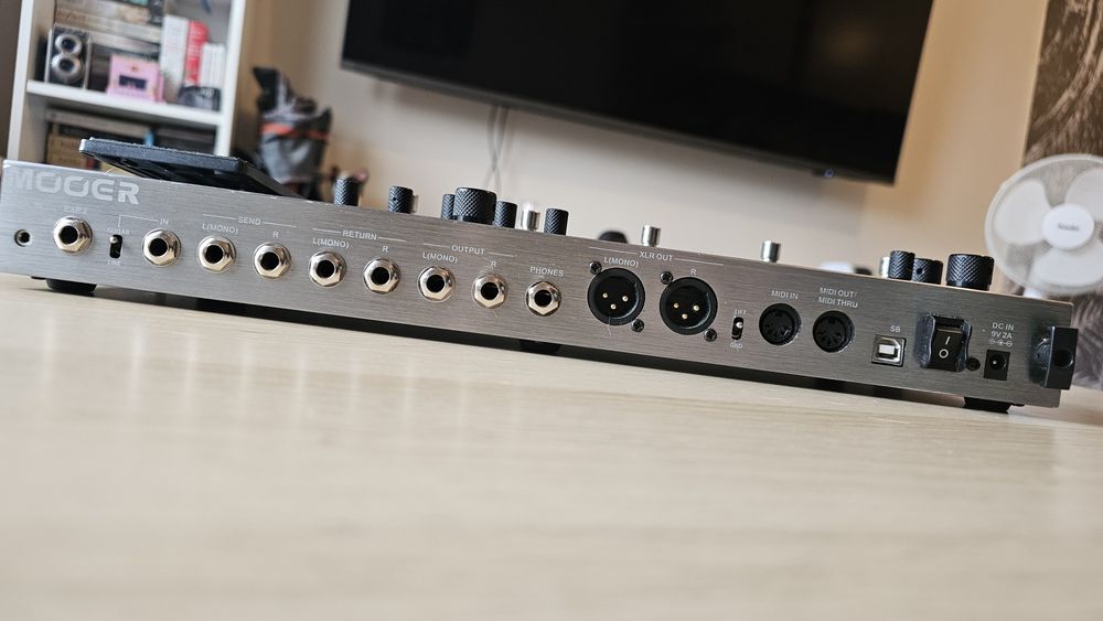 Mooer GE 300 - multiefekt, symulator, syntezator