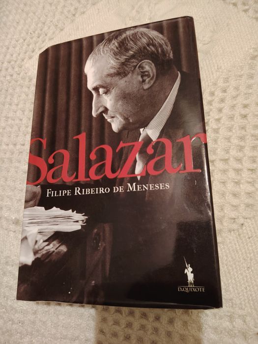 Livro "Salazar - Biografia política" de Filipe Ribeiro de Meneses
