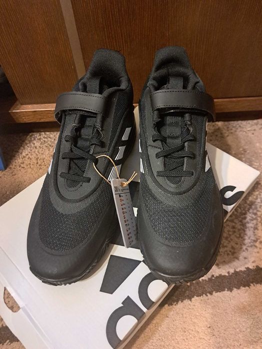 Sprzedam buty sportowe Adidas 39