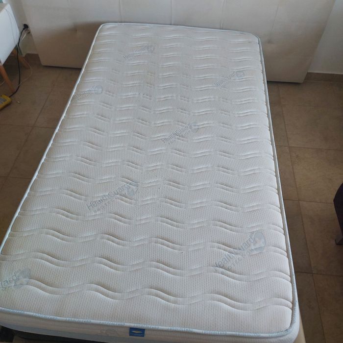 Sommier+cabeceira de cama com oferta de colchão