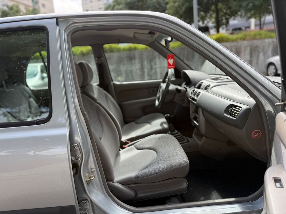 Nissan Micra 1.0i C/AC Nacional 2002.