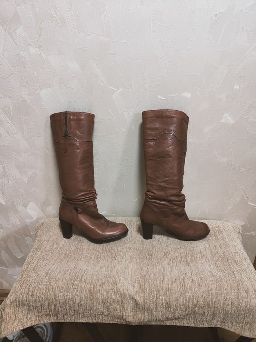 Продам жіночі чоботи