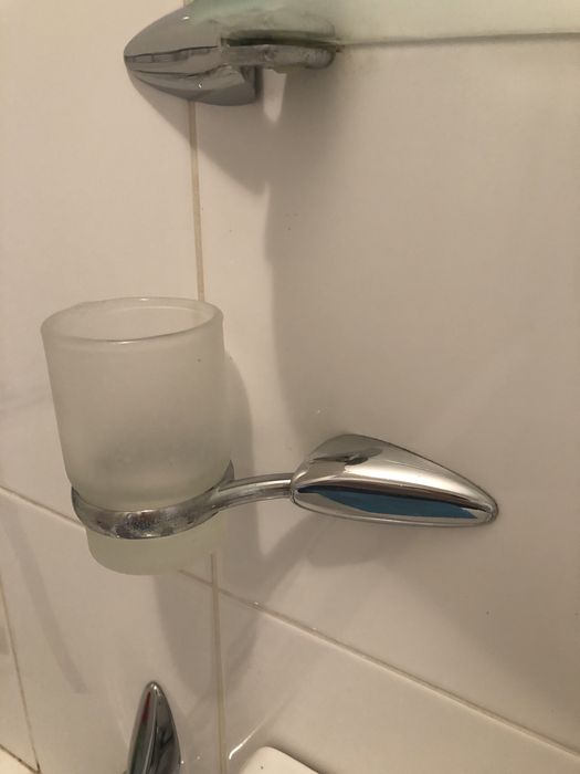 Набір для ванної з дзеркалом