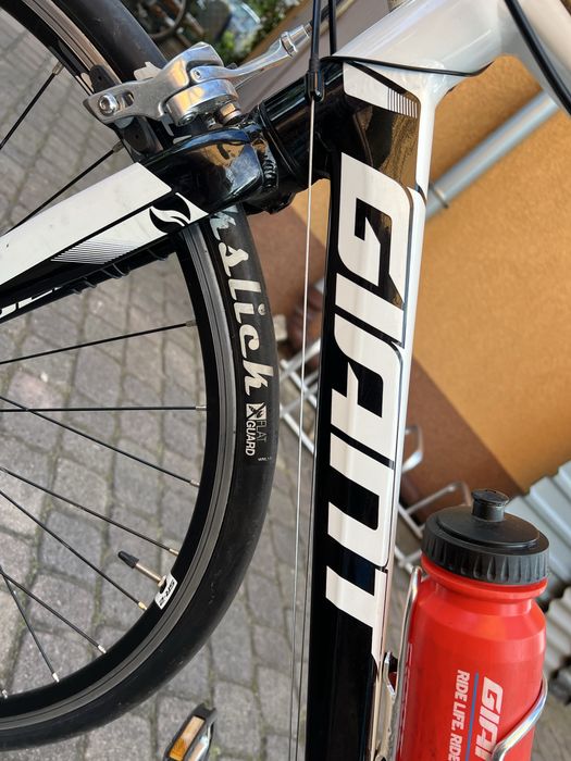 Rower szosowy Giant defy 5
