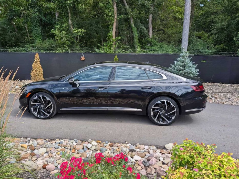 Volkswagen Arteon      2021