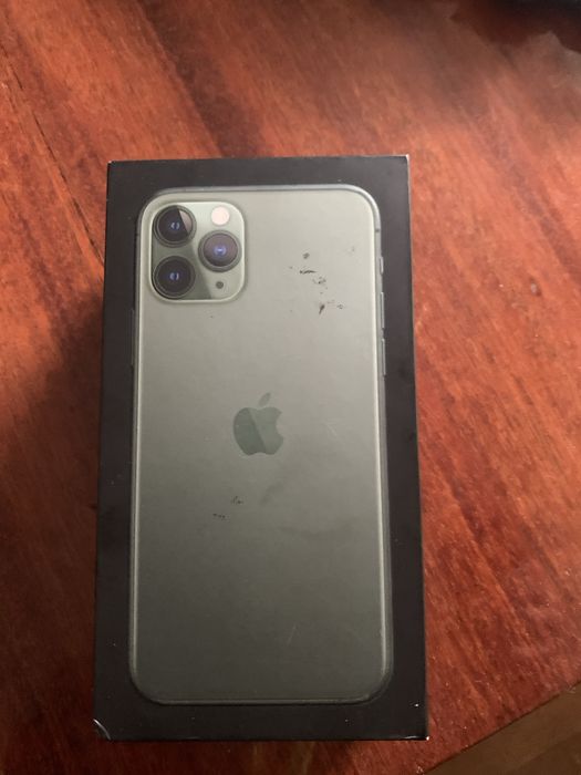 Продам власний айфон 11  про 256 зелений в нормальному стані